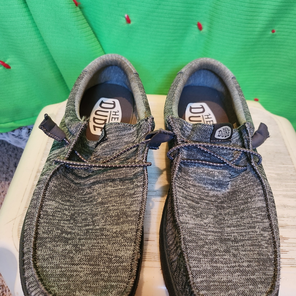 Men's Size 8 Hey Dudes Gray Casual Shoes